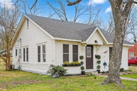 304 Texas Street, Sulphur Springs, TX 75482 — photo 2
