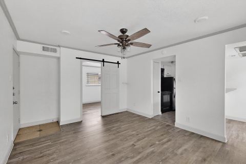 2003 Bennett Avenue 205, Dallas