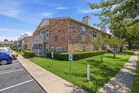2200 E Trinity Mills Road 402, Carrollton, TX 75006 — photo 3