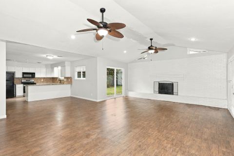 1725 Weathered Street, Irving, TX 75062 — photo 2