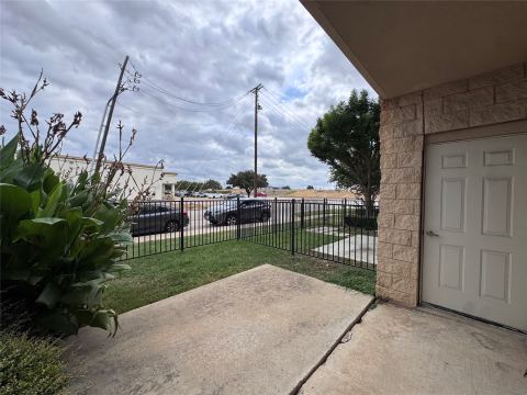 1100 W Trinity Mills Road 1015, Carrollton, TX 75006 — photo 3