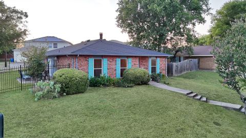 241 S Young Boulevard, DeSoto, TX 75115 — photo 3