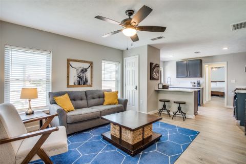 408 N Oak Cliff Boulevard 408 & 410, Dallas, TX 75208 — photo 2
