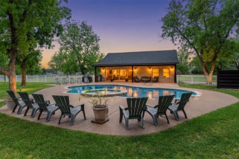 10008 Flight Plan Drive, Granbury