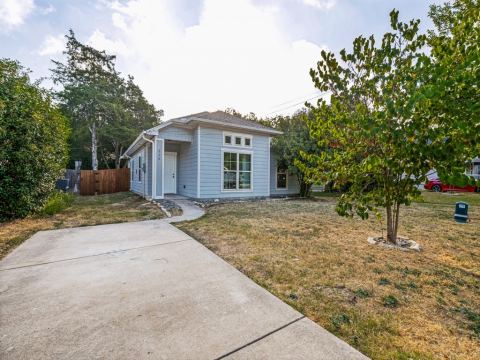 214 Lewis Street, Waxahachie