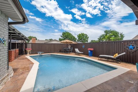 1911 White Rose Lane, Carrollton, TX 75007 — photo 2
