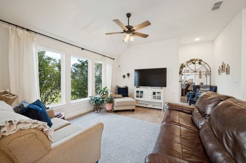 112 Kens Court, Pilot Point, TX 76258 — photo 3
