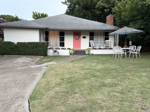 1406 Eastus Drive, Dallas