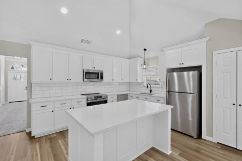2662 Village Green Drive, Grand Prairie, TX 75052 — photo 3