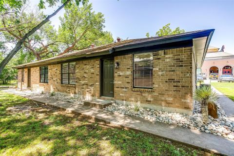 101 W Eldred B, Burleson, TX 76028 — photo 2