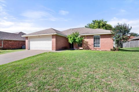 330 Schumacher Drive, Burleson, TX 76028 — photo 3