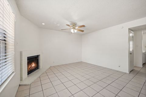 929 W Hickory Street A14, Denton, TX 76201 — photo 3