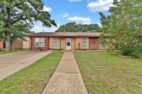 1125 Hillwood Drive, Lewisville