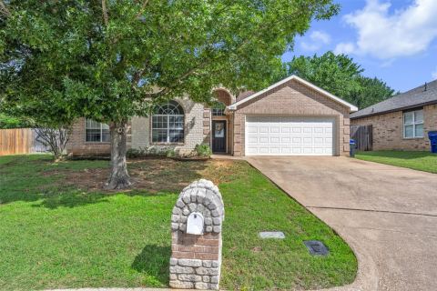 1618 Fern Drive, Mansfield