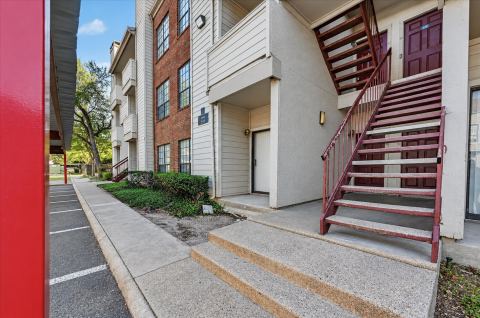 9737 Whitehurst Drive 51, Dallas, TX 75243 — photo 2