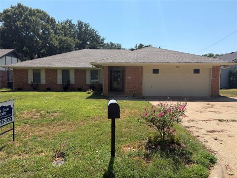 1012 Purdue Drive, Arlington, TX 76012 — photo 2