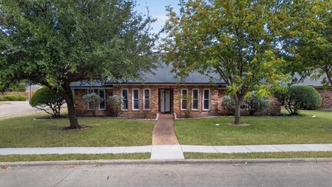 901 Willow Brook Drive, Allen, TX 75002 — photo 2