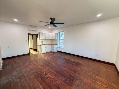 107 E Stone Street B, Collinsville, TX 76233 — photo 2