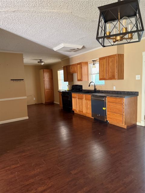 107 SE Harris Street, Burleson, TX 76028 — photo 2