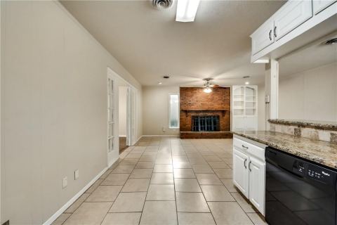 1601 Larkspur Drive, Arlington, TX 76013 — photo 2