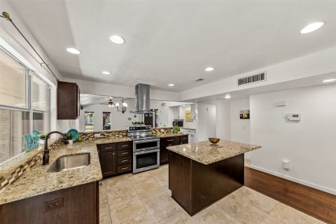 2017 Jennifer Court, Carrollton, TX 75007 — photo 3