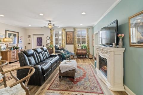 603 W 6TH Avenue 103, Corsicana