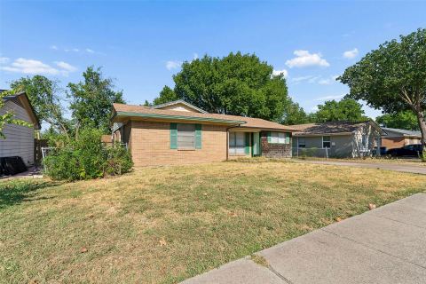 902 Mardi Gras Lane, Wylie