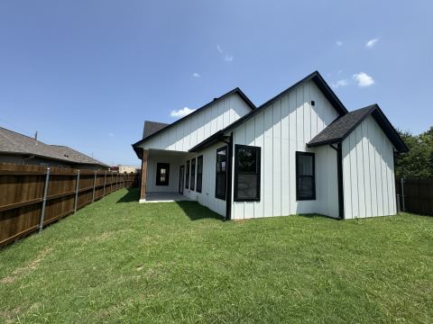 4911 LEE Street, Greenville, TX 75401 — photo 2