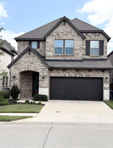 2561 Four Roses Drive, Lewisville
