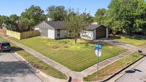 800 Netherland Drive, Arlington, TX 76017 — photo 2