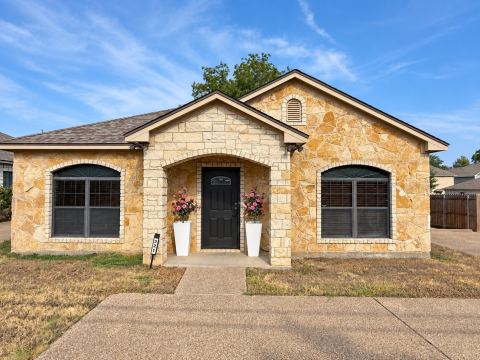 221 Gurley Lane, Waco, TX 76706 — photo 2