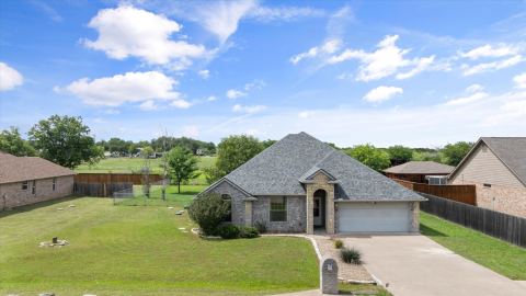 1904 Lazy Court, Granbury