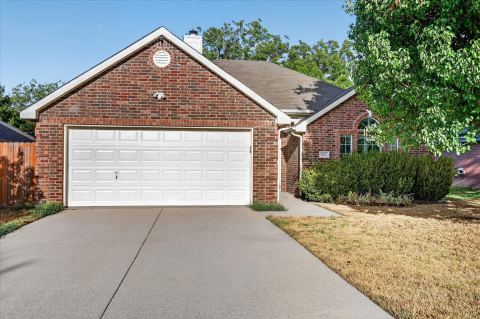 912 Cole Avenue, Denton