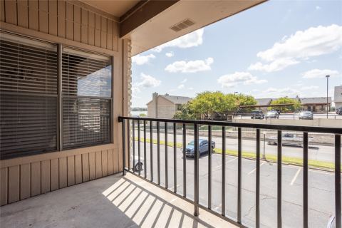 400 E Pearl, Granbury, TX 76048 — photo 3