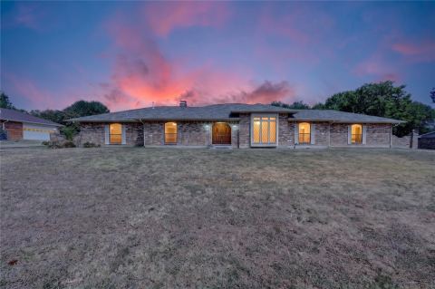 1226 Ranch Valley Drive, DeSoto, TX 75115 — photo 2