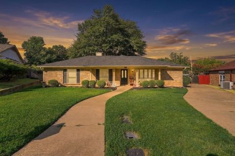 5914 Walden Trail, Arlington