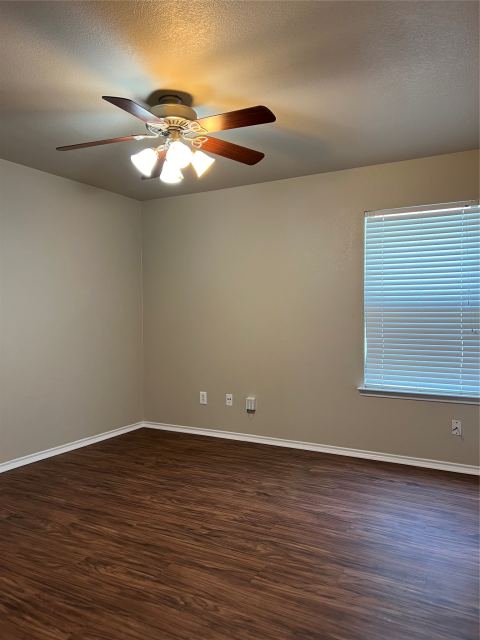 10921 Colonial Heights Lane, Fort Worth, TX 76179 — photo 3