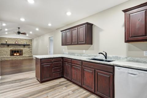 5600 Choctaw Drive, Granbury, TX 76049 — photo 3