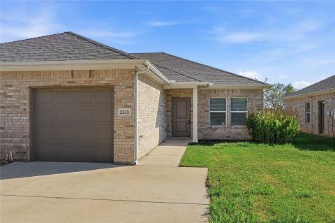 2333 N Hickory Street, Sherman, TX 75092 — photo 2