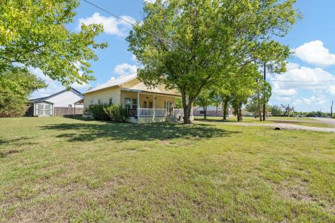 209 E Allen Avenue, Godley, TX 76044 — photo 2
