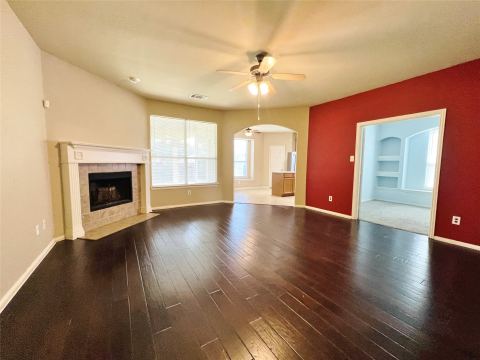 552 Kerry Street, Crowley, TX 76036 — photo 2