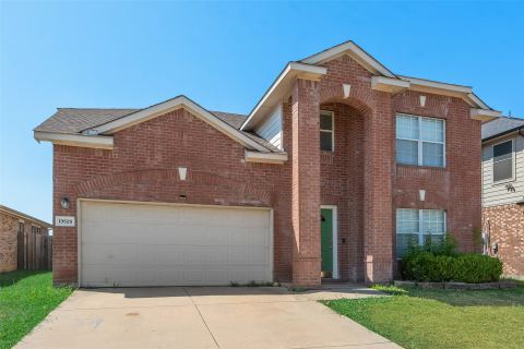 13529 Lost Spurs Road, Fort Worth, TX 76262 — photo 2