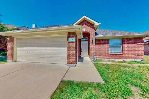 1216 Lake Forest Drive, Grand Prairie