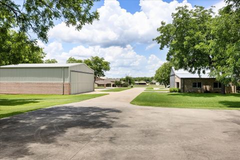 5501 Flagstick Drive, Granbury, TX 76049 — photo 3