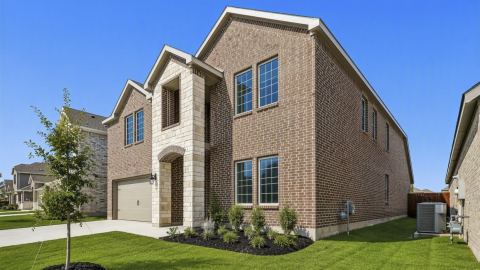 4825 Silver Touch Road, Aubrey