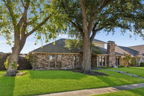 2924 Cambridgeshire Drive, Carrollton, TX 75007 — photo 2