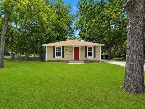 2732 W Collin Street, Corsicana, TX 75110 — photo 2