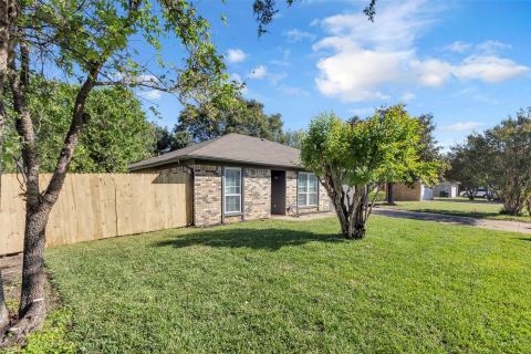 1916 Heidelberg Drive, Fort Worth, TX 76134 — photo 2