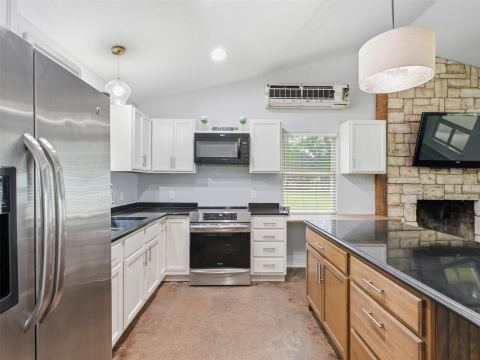 542 W Lake Drive, Weatherford, TX 76087 — photo 2