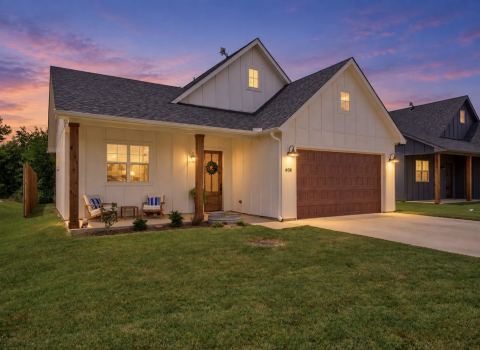 408 Demoye Street, Aubrey
